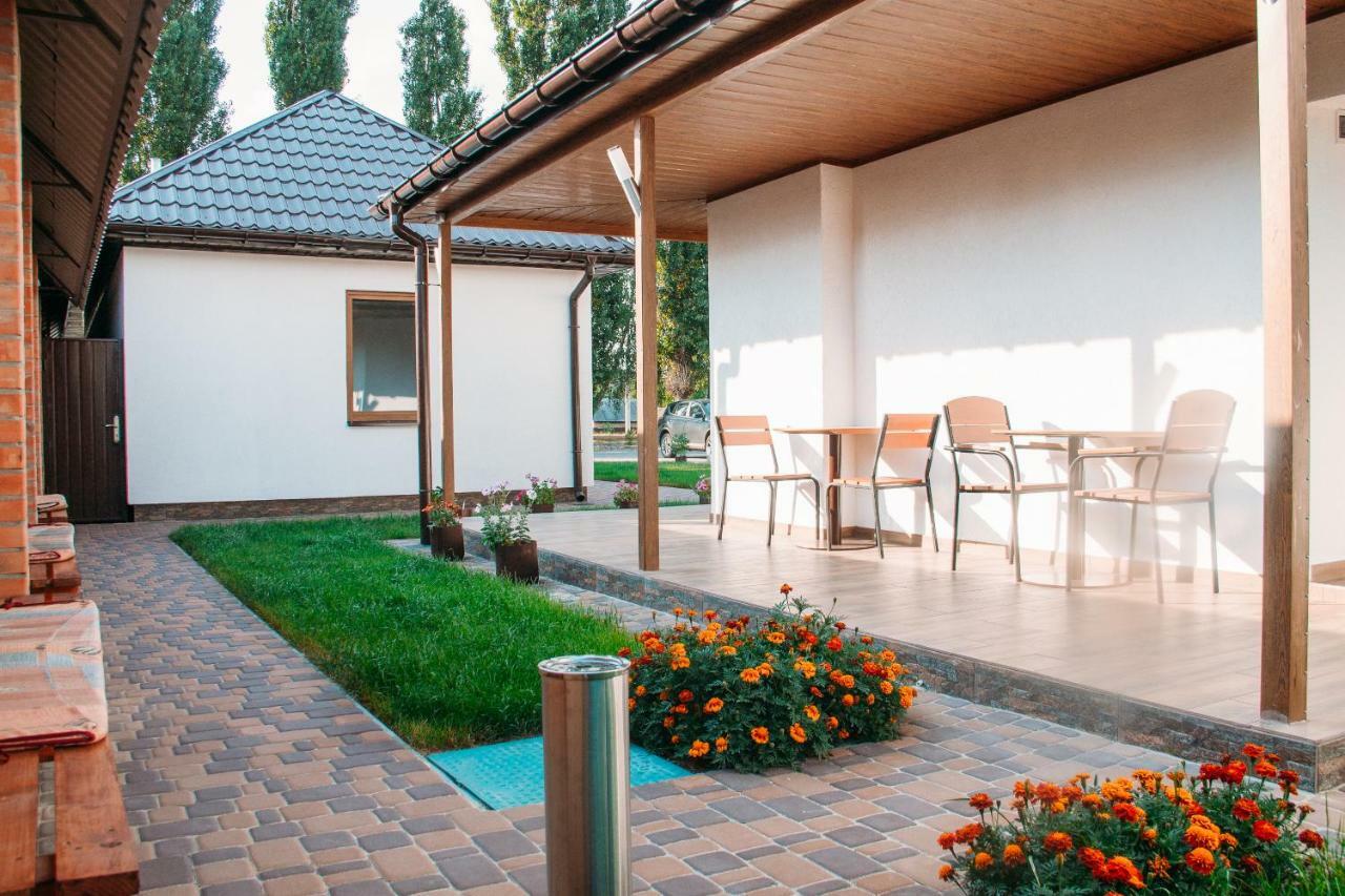 Rioro Hotel Myrhorod Exterior photo