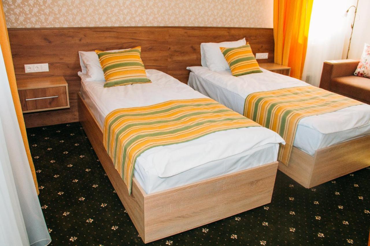 Rioro Hotel Myrhorod Exterior photo