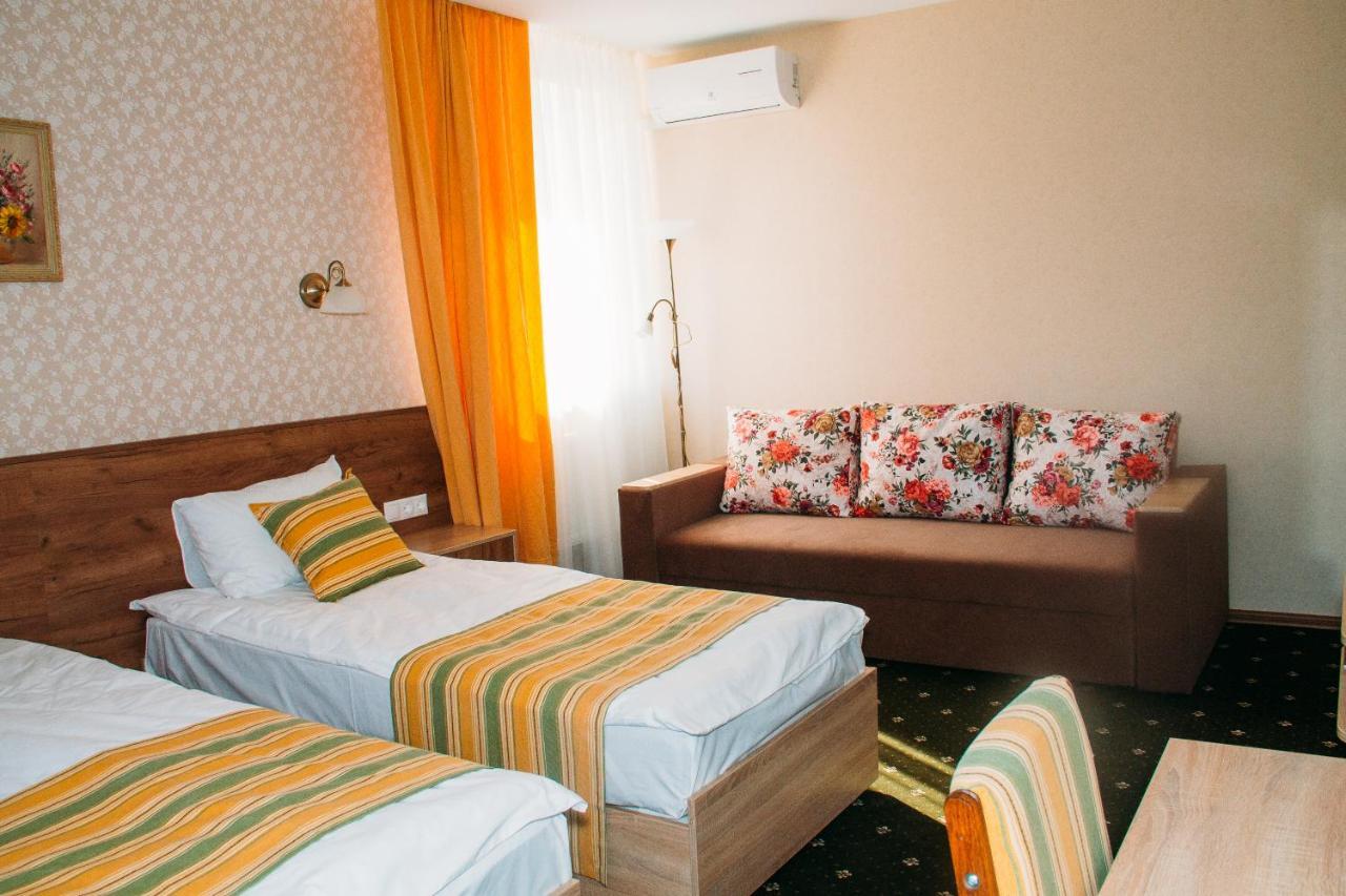 Rioro Hotel Myrhorod Exterior photo